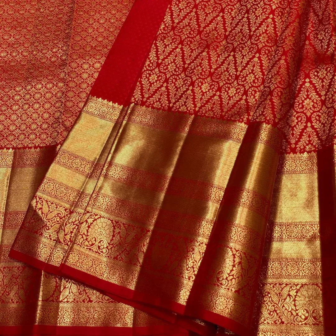 Serendipity Red Soft Banarasi Silk Saree With Lissome Blouse Piece - Image 3