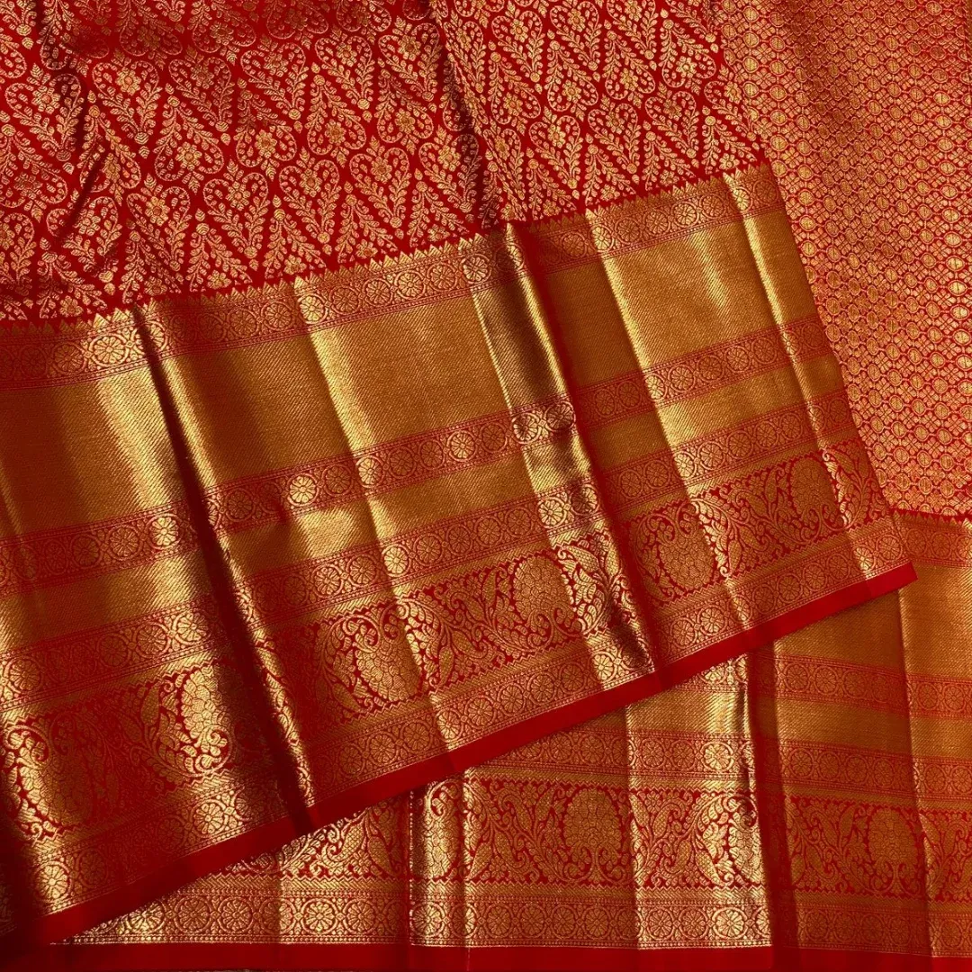 Serendipity Red Soft Banarasi Silk Saree With Lissome Blouse Piece - Image 4