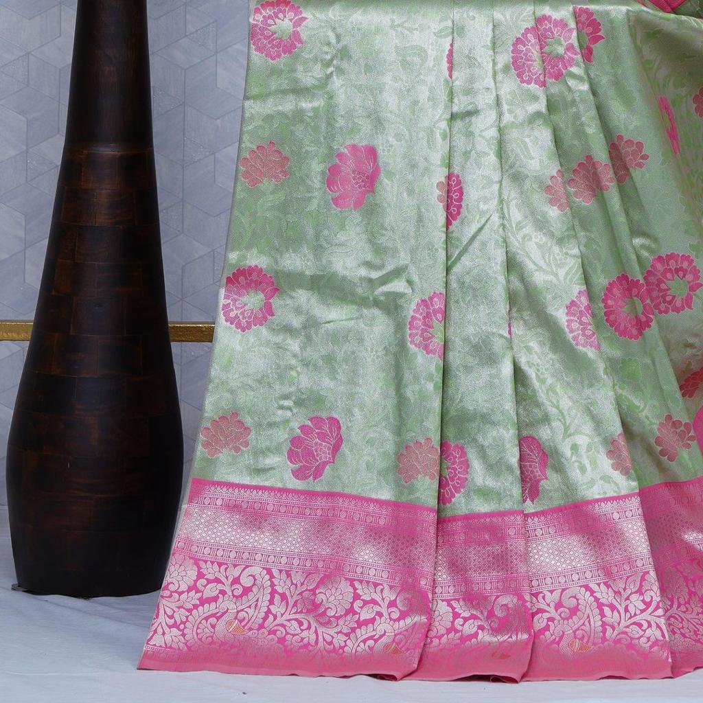 Serendipity Sea Green Soft Silk Saree With Devastating Blouse Piece - Image 3