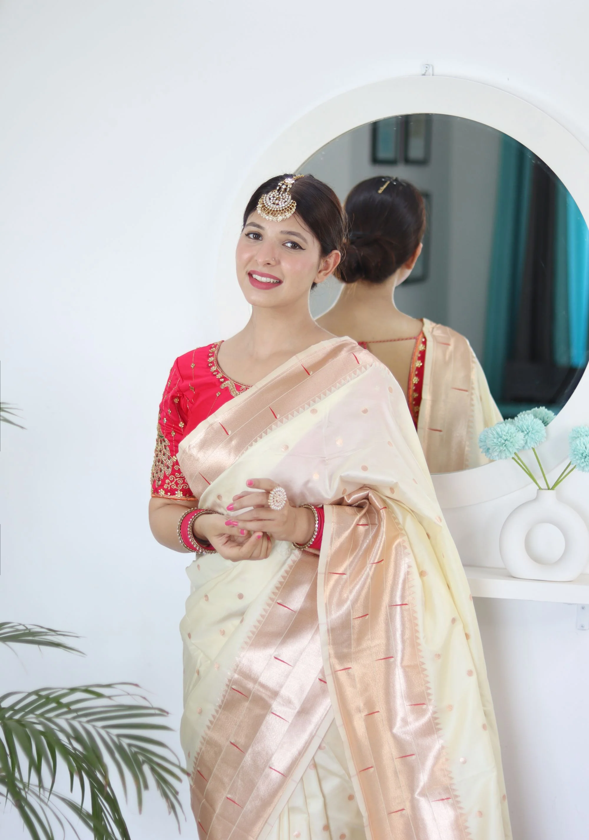 Sizzling Beige Paithani Silk Saree With Girlish Blouse Piece - Image 3