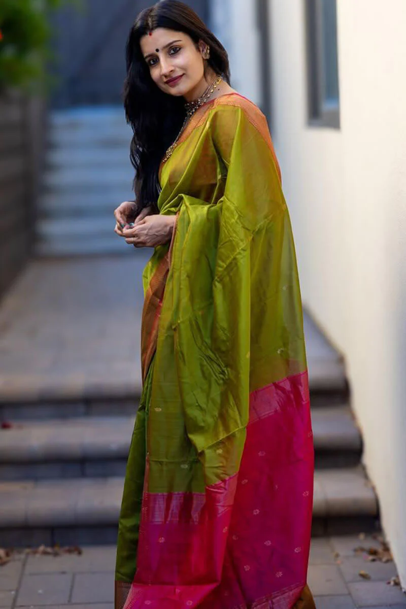 Sizzling Green Soft Silk Saree With Glowing Blouse Piece - Image 4