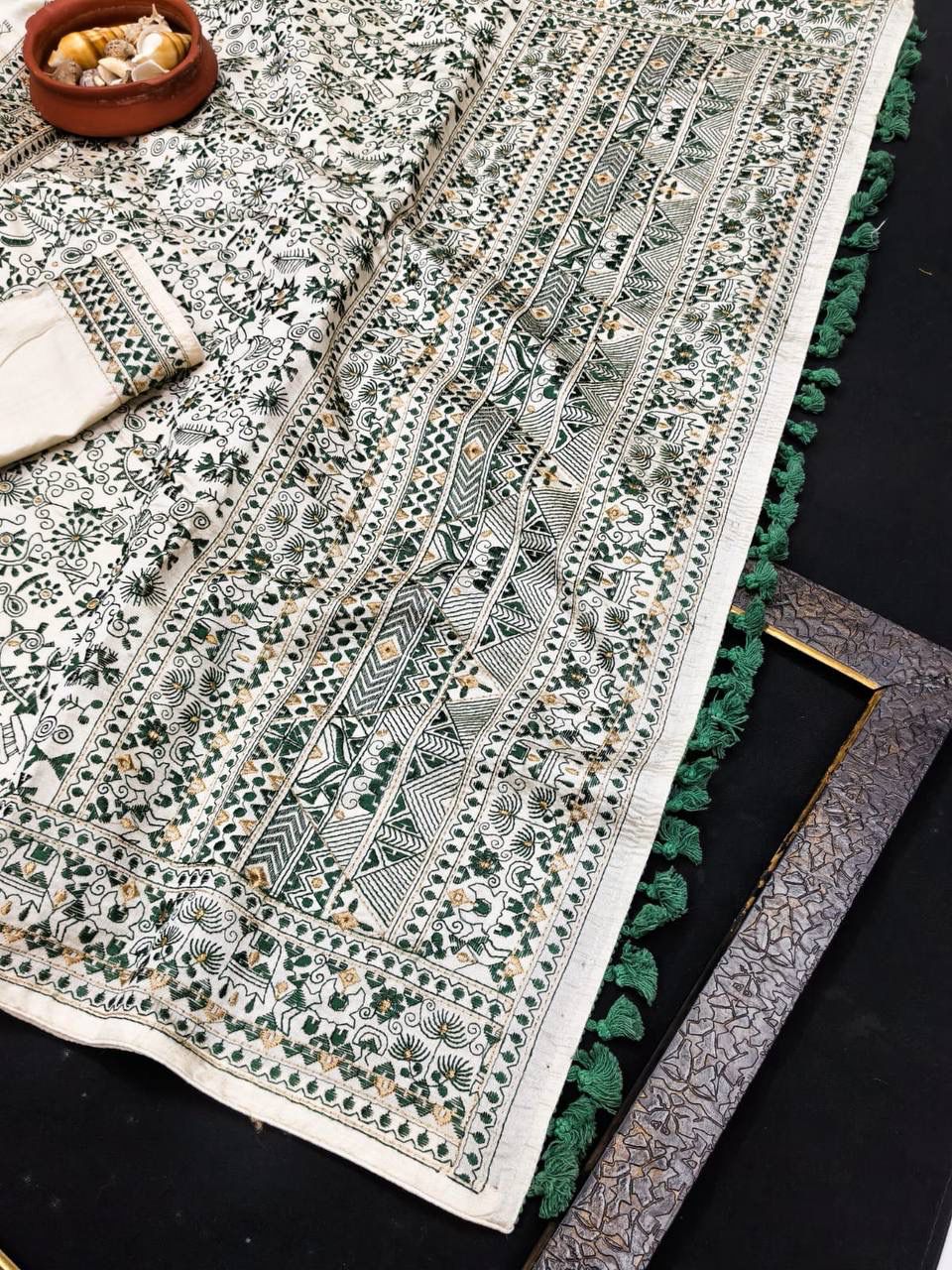 Sizzling Off White Embroidery Work Tussar Silk Saree With Enamoring Blouse Piece - Image 3