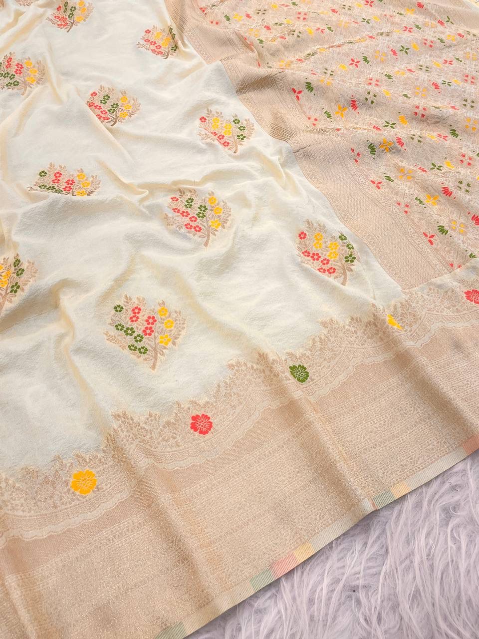 Smart Beige Banarasi Georgette Silk Saree With Marvellous Blouse Piece - Image 2