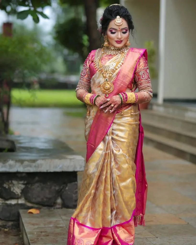 Snazzy Beige Soft Silk Saree With Opulent Blouse Piece - Image 6