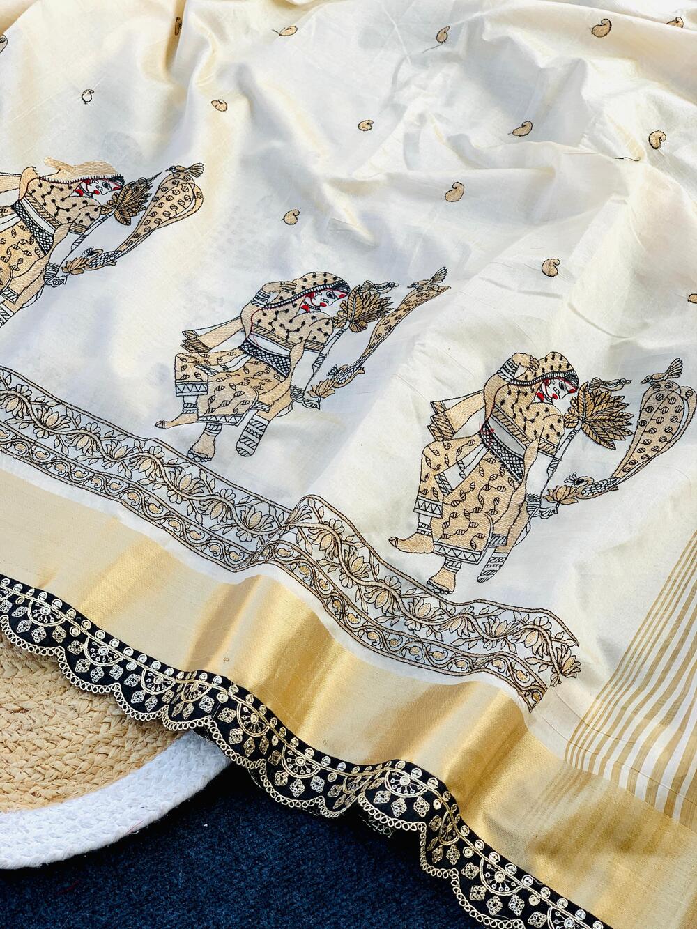 Snazzy Off White Kalamkari Thread Work Tussar Silk Saree With Opulent Blouse Piece - Image 5