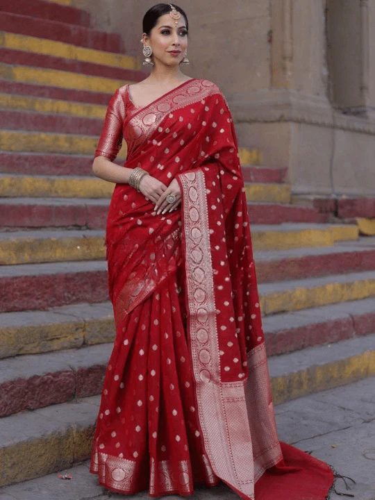 Snazzy Red Soft Silk Saree With Unequalled Blouse Piece - Image 3