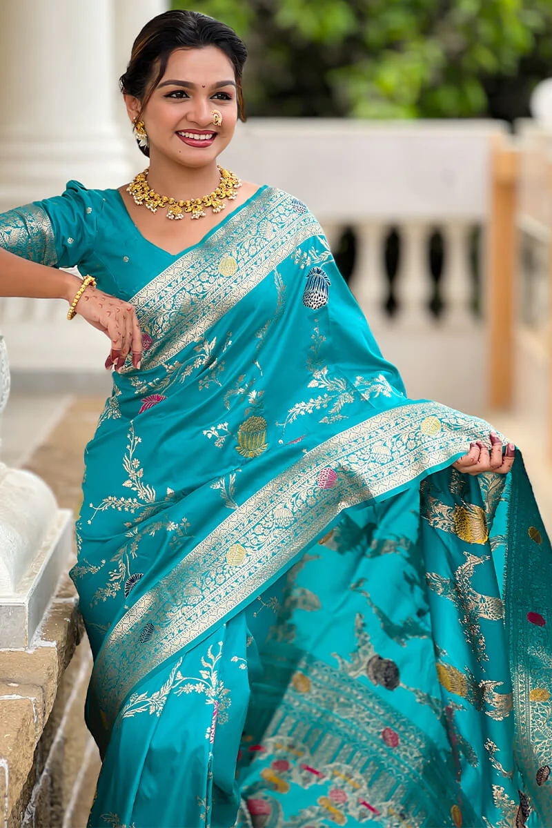 Snazzy Sea Green Soft Banarasi Silk Saree With Sumptuous Blouse Piece - Image 3