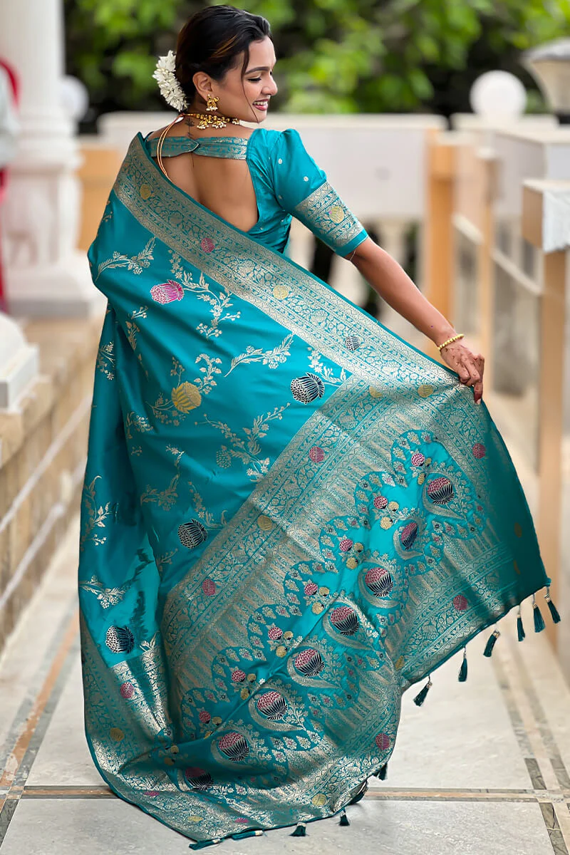 Snazzy Sea Green Soft Banarasi Silk Saree With Sumptuous Blouse Piece - Image 6