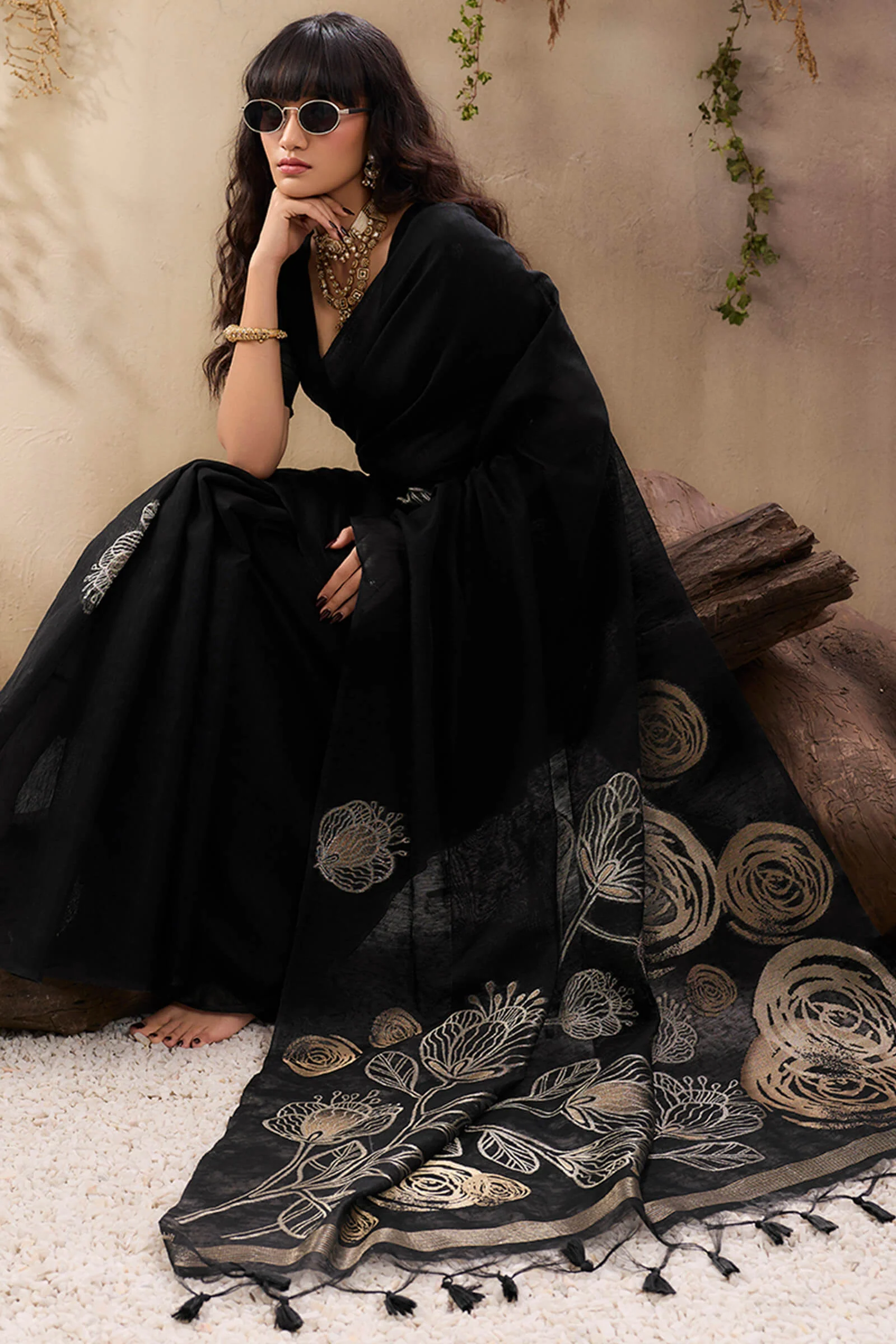 Sonorous Black Cotton Silk Saree With Impressive Blouse Piece - Image 5