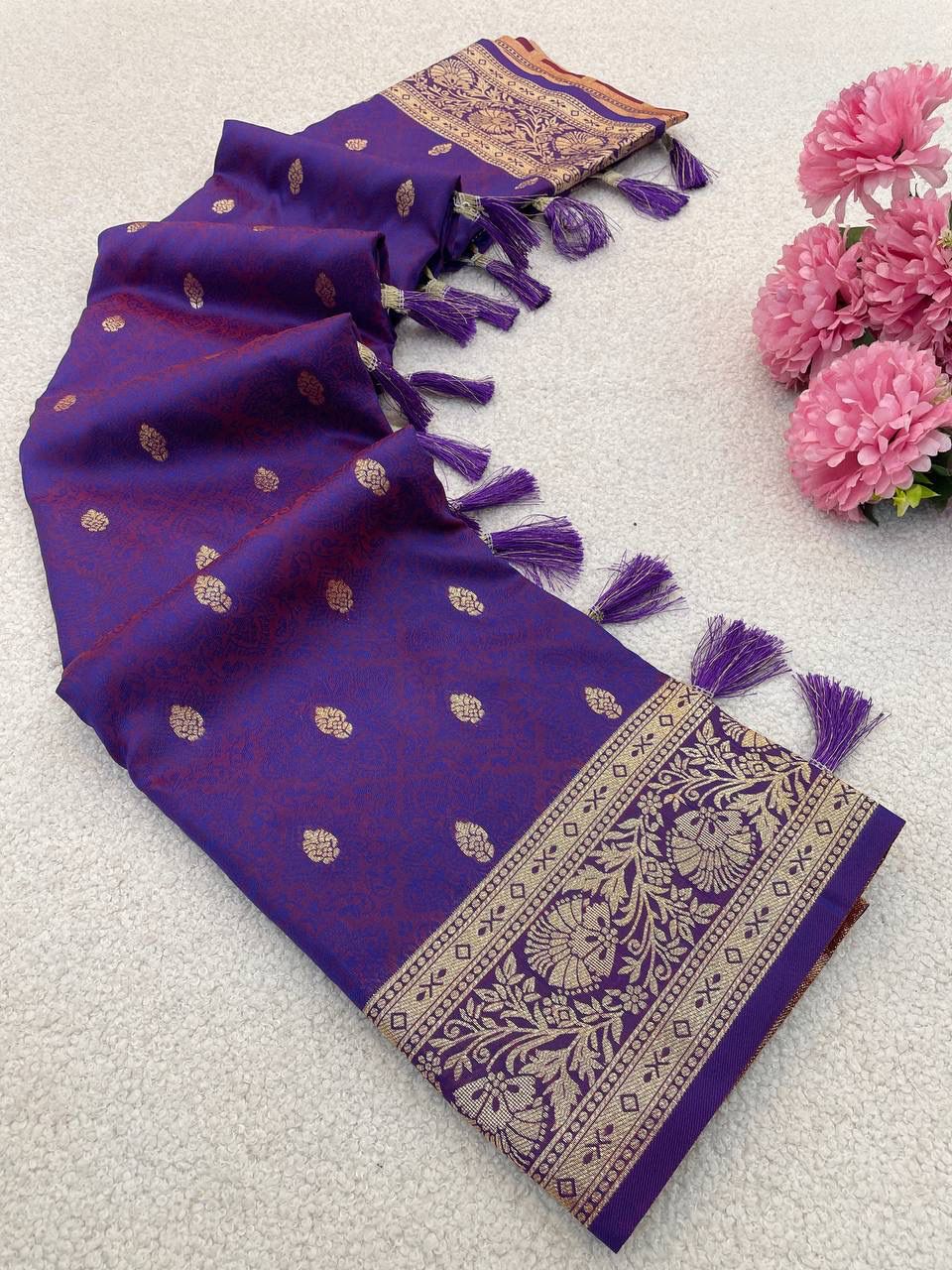 Sophisticated Purple Pure Zari Weaving Banarasi Silk Saree With Incredible Blouse Piece - Image 2