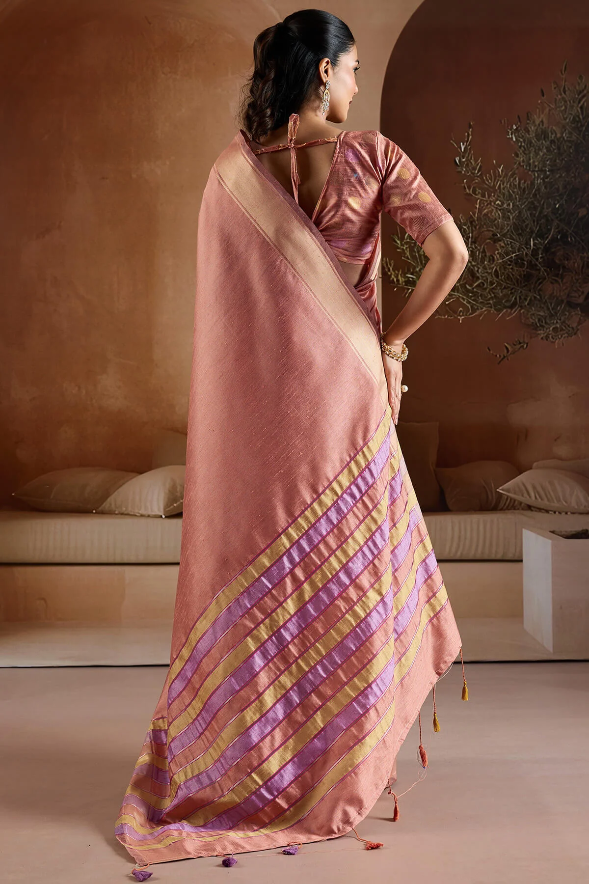 Splendorous Peach Soft Banarasi Bhagalpuri Silk Saree With Evanescent Blouse Piece - Image 5