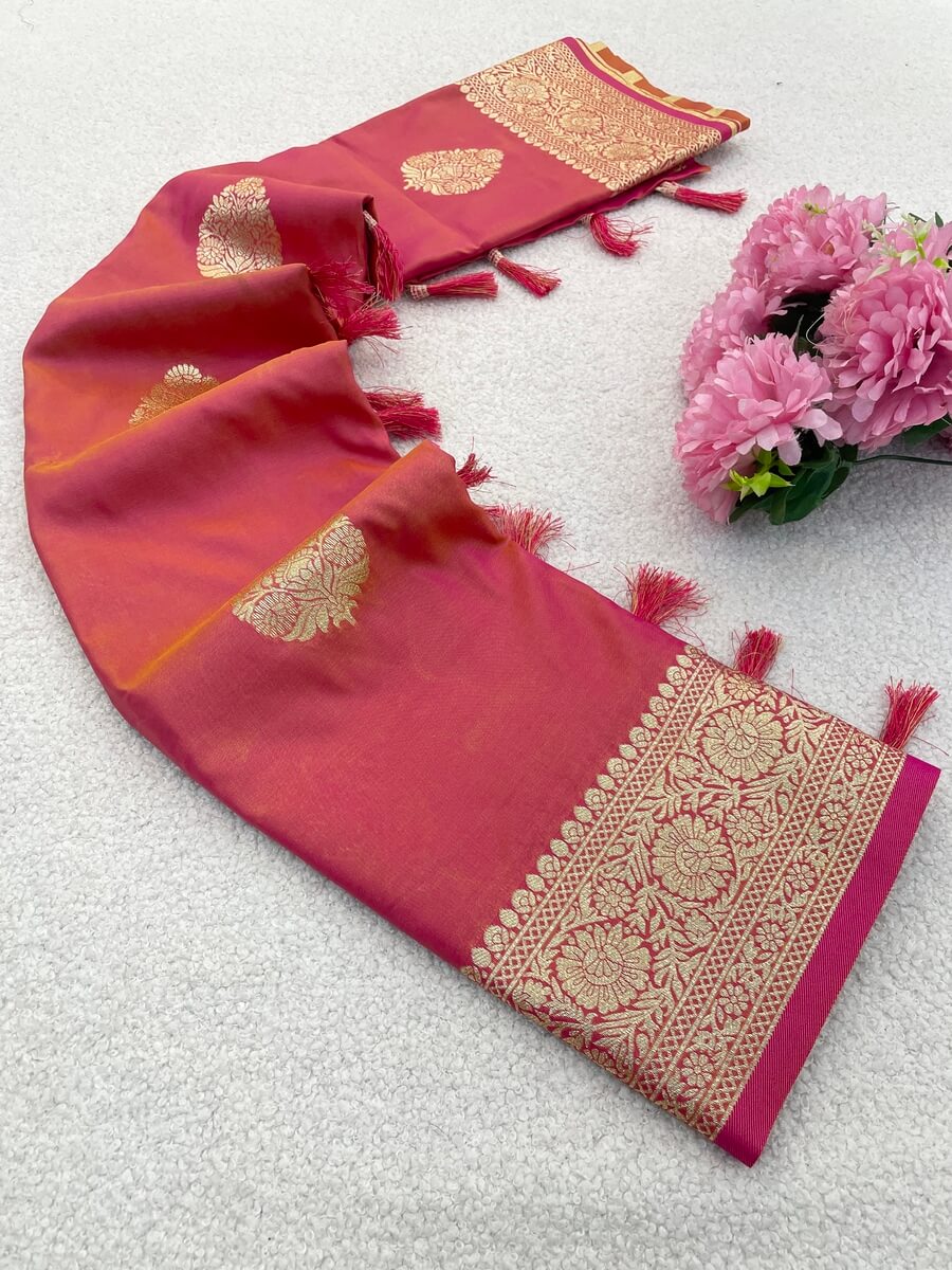 Staggering Dark Pink Pure Zari Weaving Banarasi Silk Saree With Classy Blouse Piece - Image 2