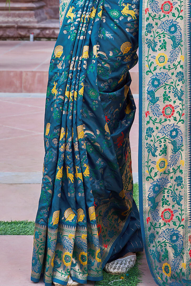 Staggering Rama Paithani Silk Saree With Conflate Blouse Piece - Image 5