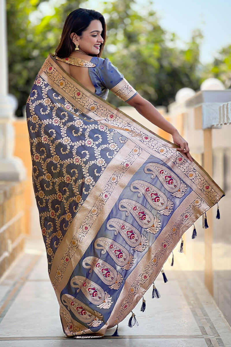 Staring Grey Soft Banarasi Silk Saree With Blooming Blouse Piece - Image 7