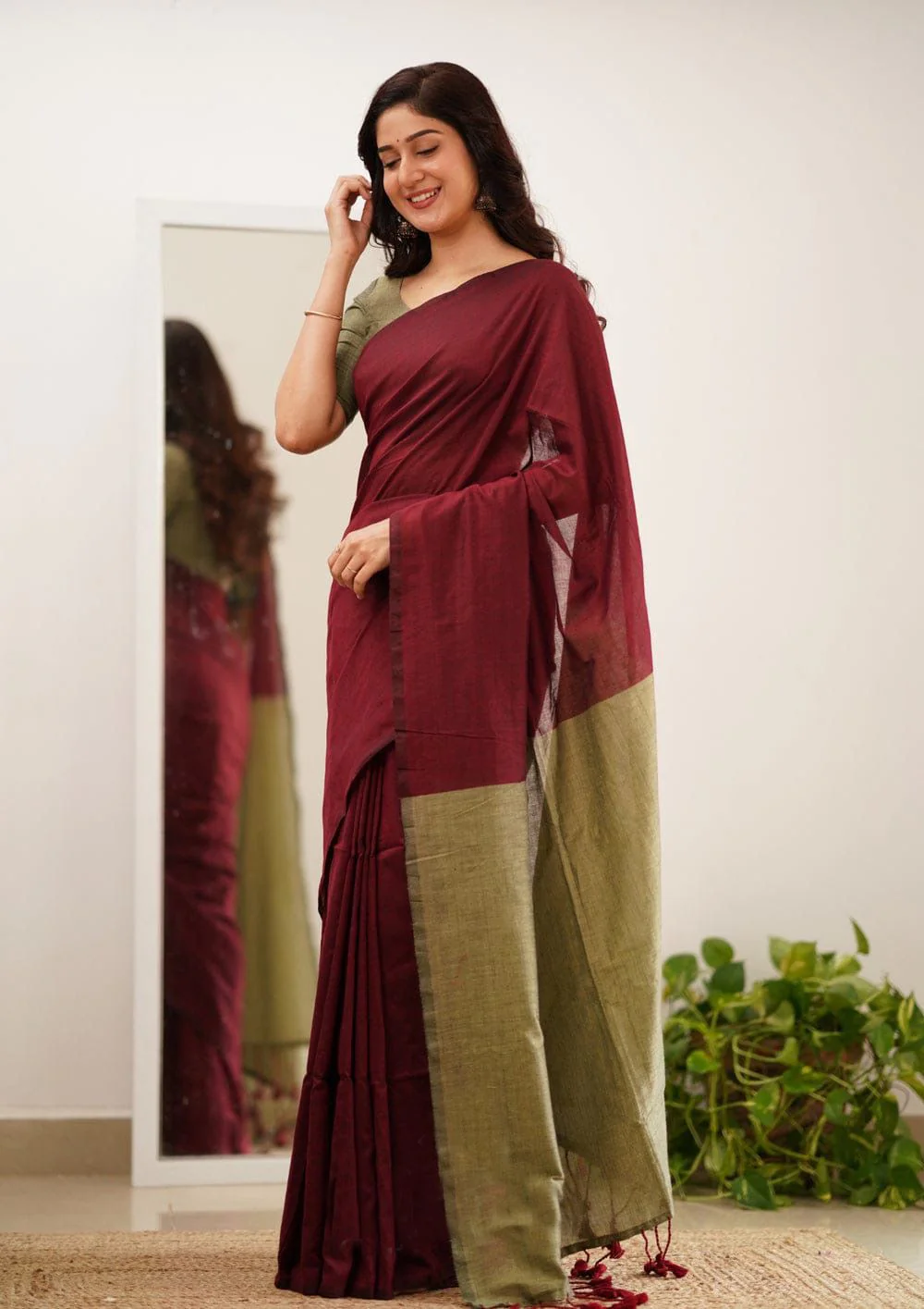 Staring Maroon Cotton Silk Saree With Captivating Blouse Piece - Image 3
