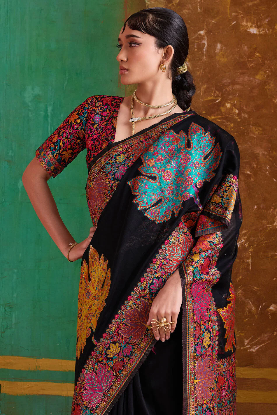 Stunner Black Pashmina Saree With Confounding Blouse Piece - Image 2
