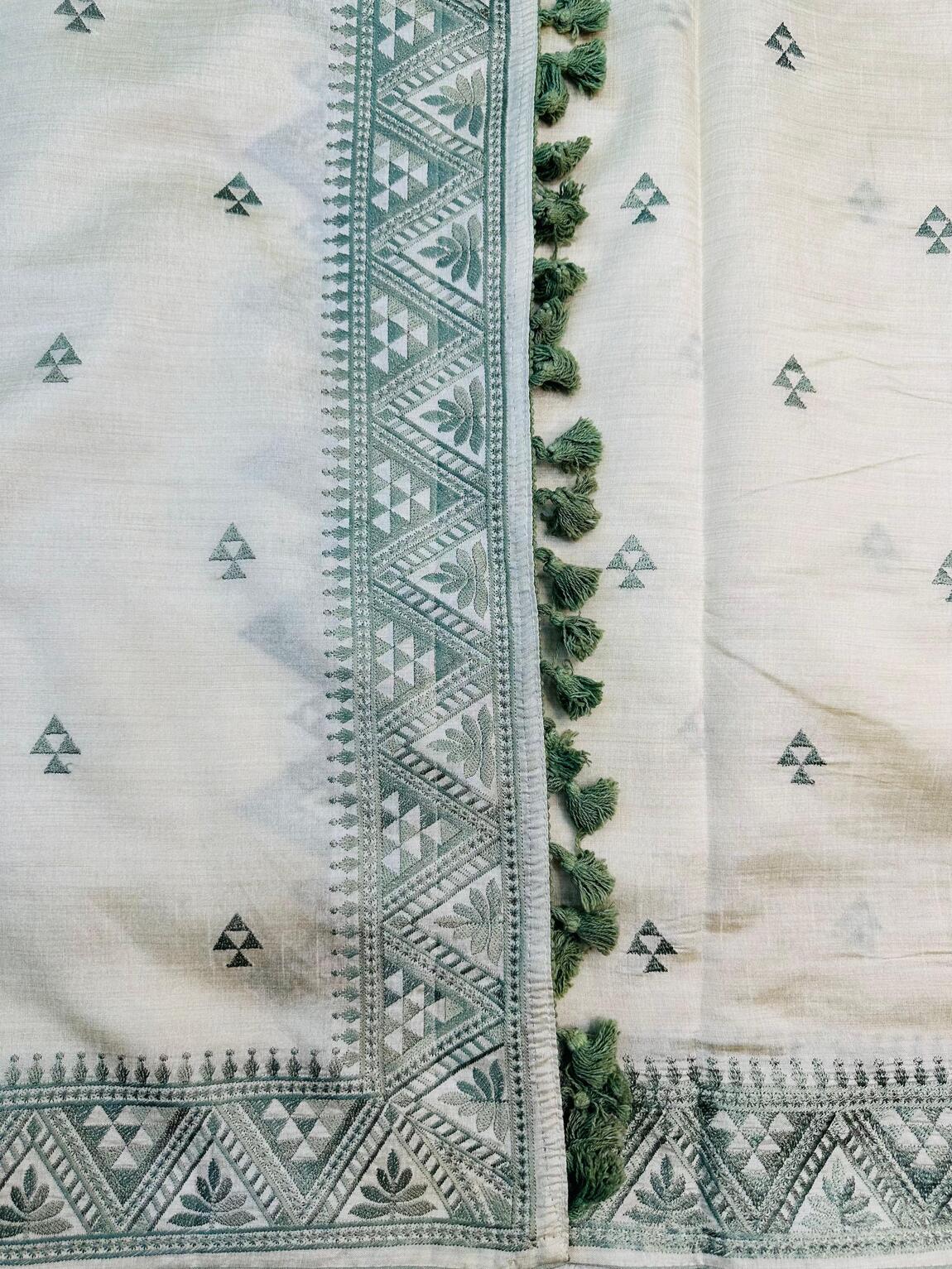Stunner Off White Embroidery Work Tussar Silk Saree With Elision Blouse Piece - Image 3