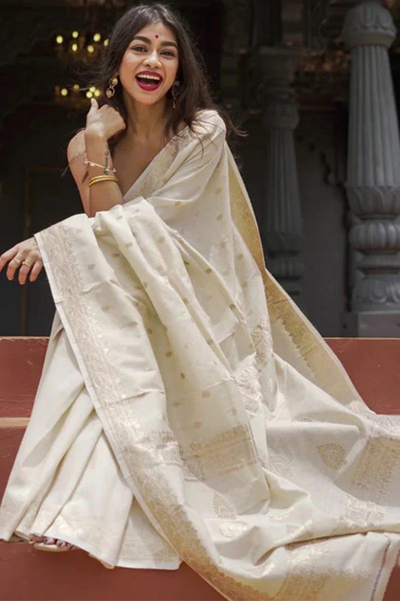 Stunning Beige Linen Silk Saree With Lovely Blouse Piece - Image 8