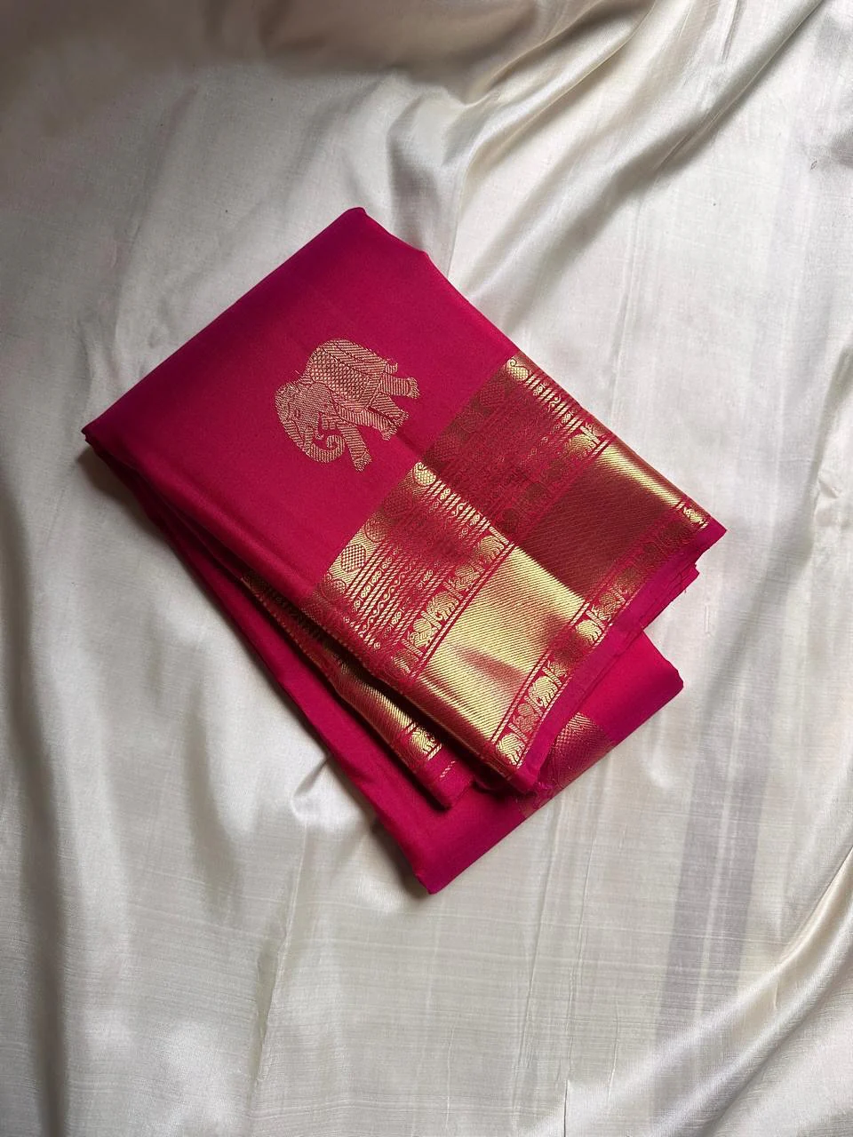 Stunning Dark Pink Soft Banarasi Silk Saree With Alluring Blouse Piece - Image 2