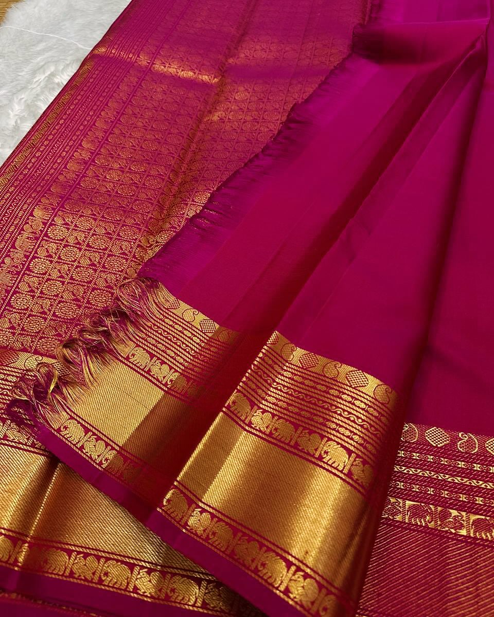 Stunning Dark Pink Soft Banarasi Silk Saree With Alluring Blouse Piece - Image 4