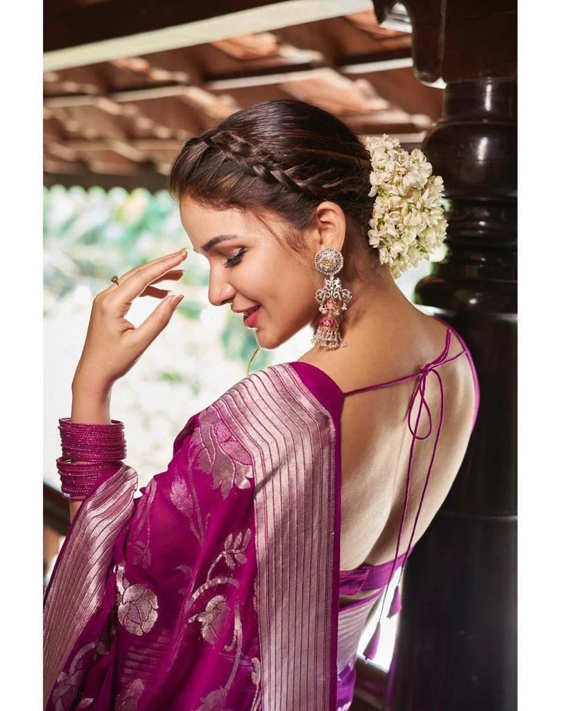Stunning Purple Banarasi Silk Saree With Lovely Blouse Piece - Image 3