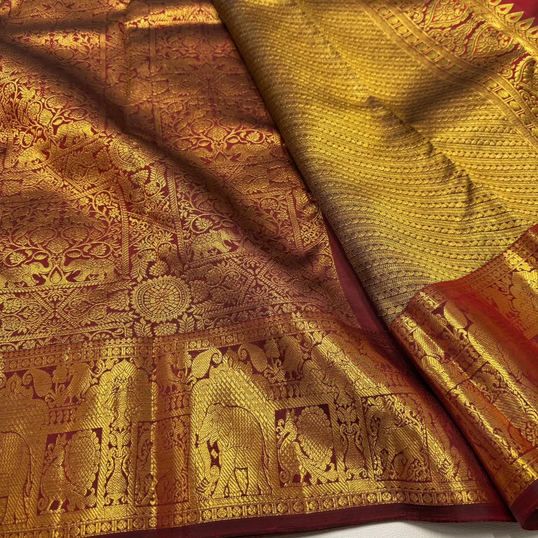 Stylish Maroon Soft Banarasi Silk Saree With Felicitous Blouse Piece - Image 4