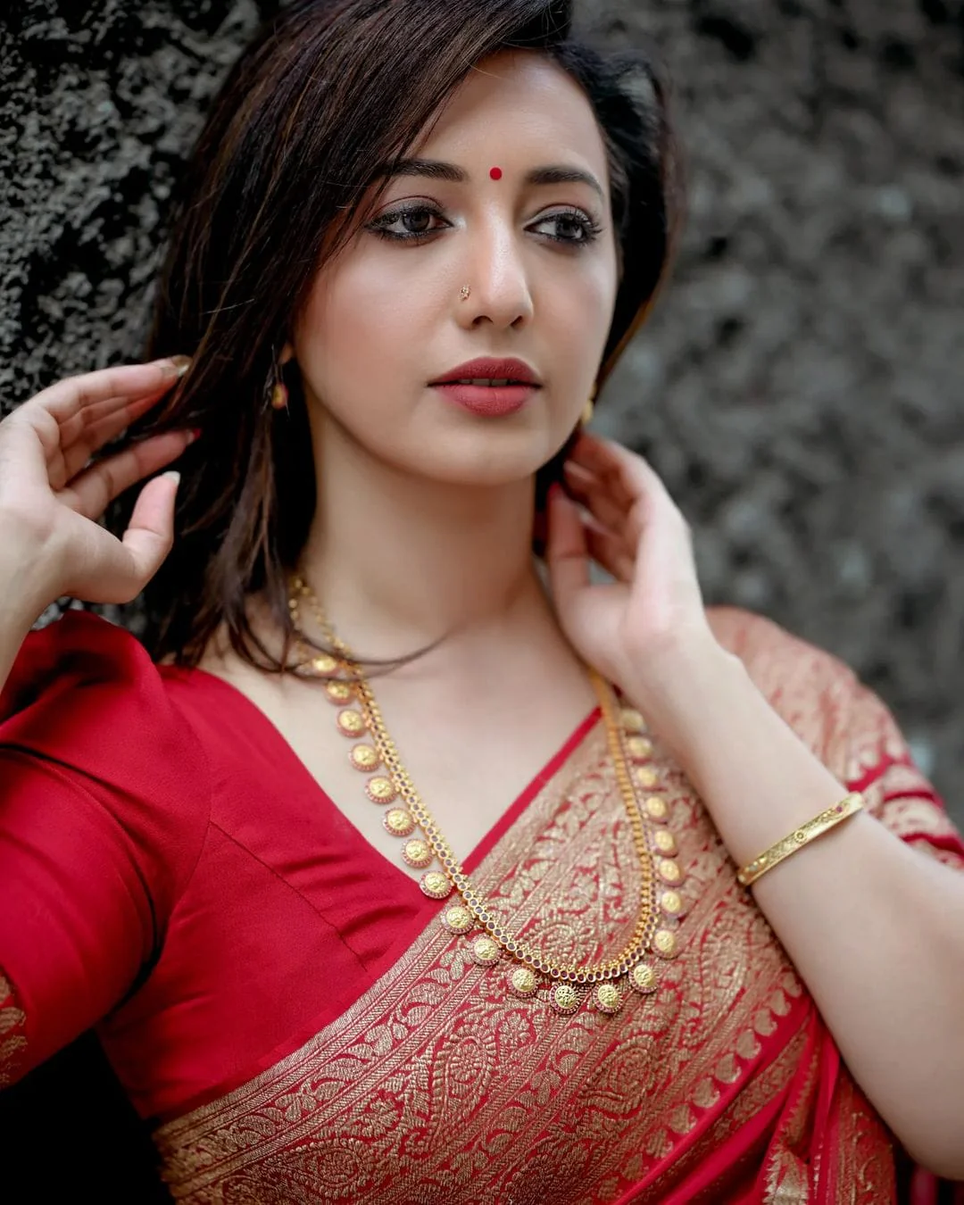 Stylish Red Soft Silk Saree With Blooming Blouse Piece - Image 4