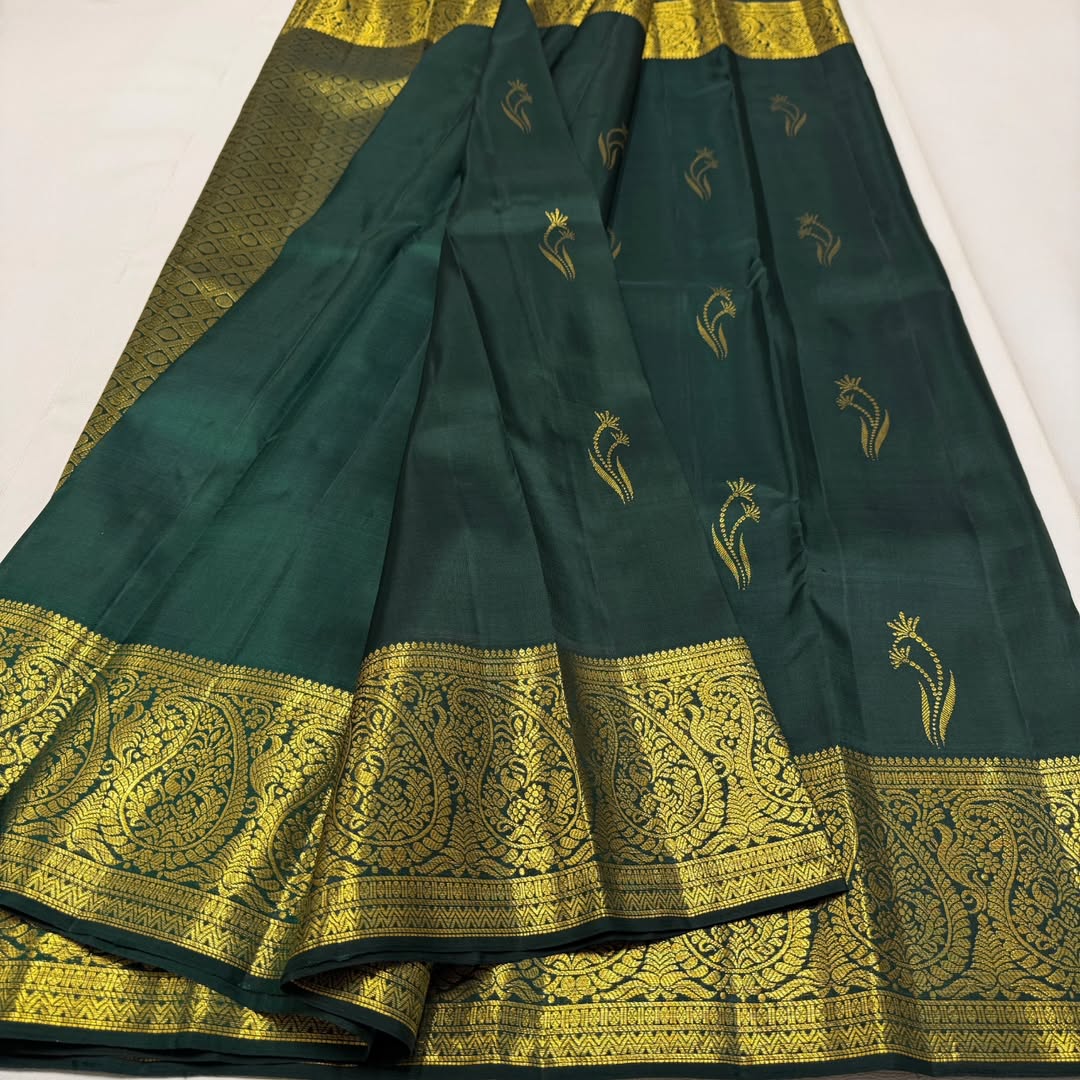 Sumptuous Dark Green Pure Zari Weaving Banarasi Silk Saree With Smashing Blouse Piece - Image 2