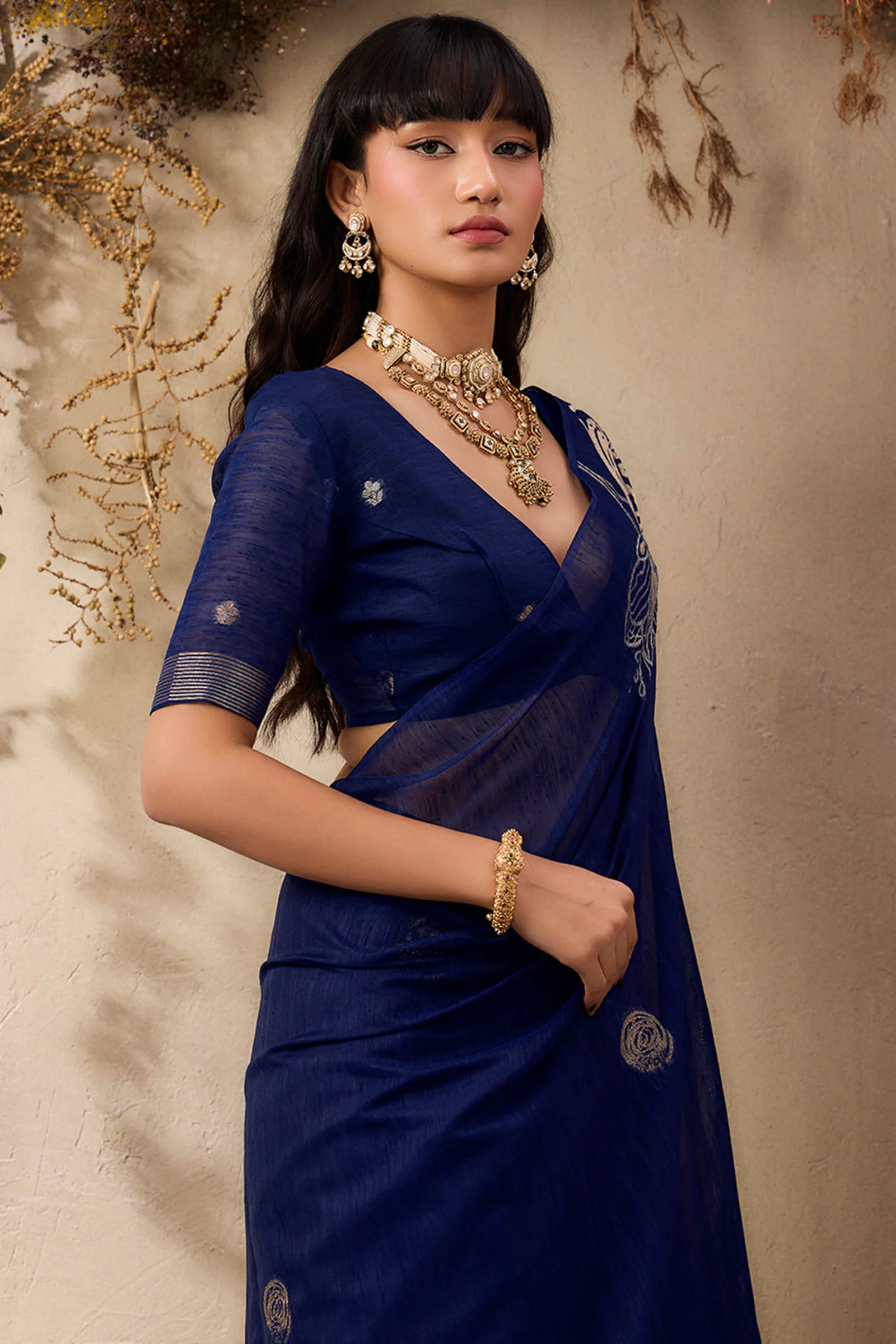 Sumptuous Navy Blue Cotton Silk Saree With Exquisite Blouse Piece - Image 4