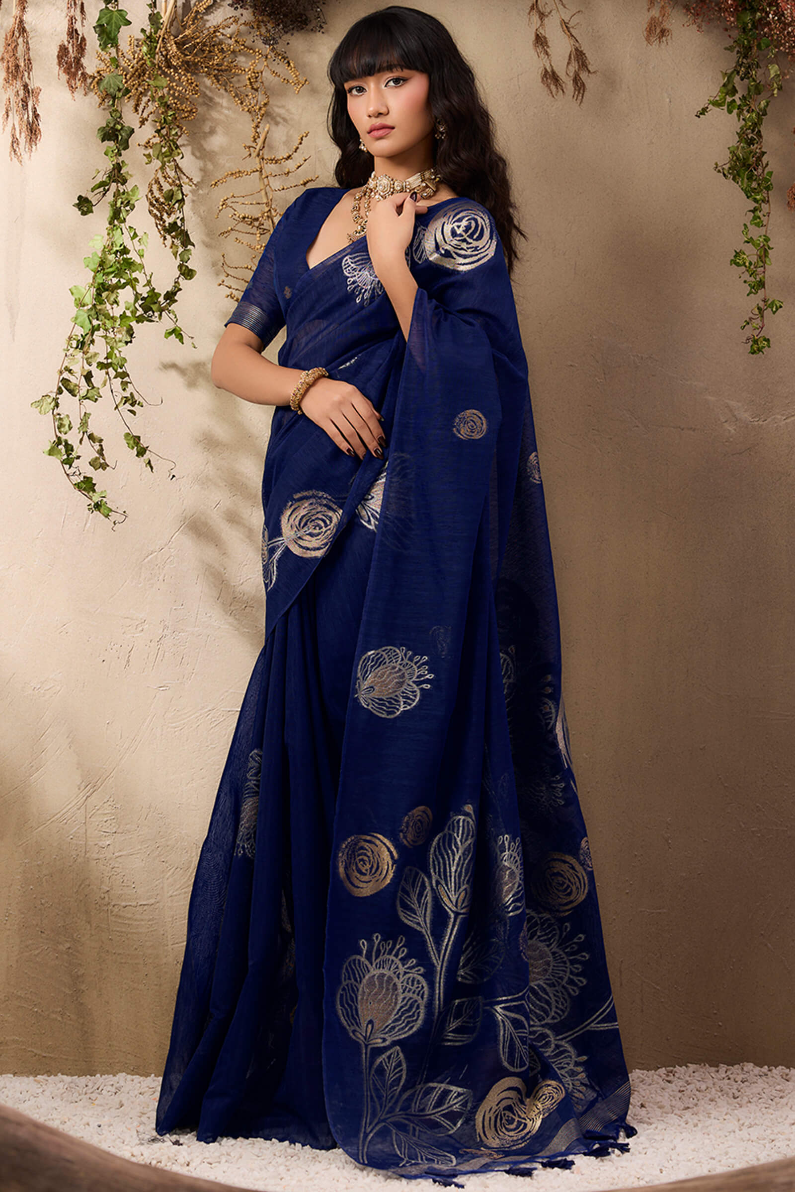 Sumptuous Navy Blue Cotton Silk Saree With Exquisite Blouse Piece - Image 6