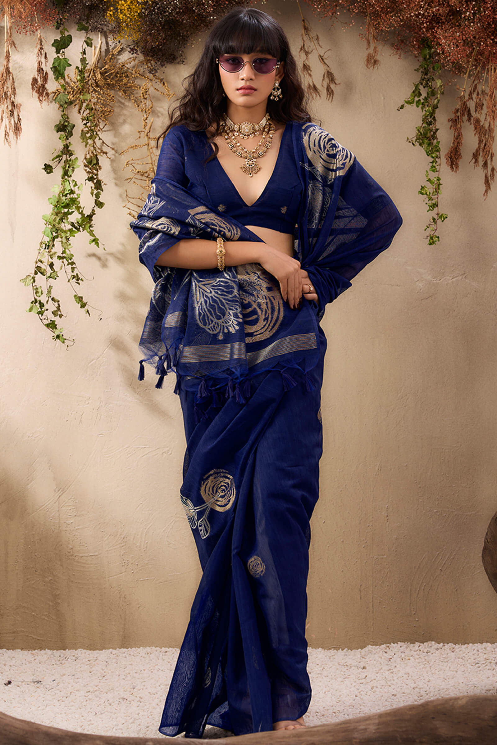 Sumptuous Navy Blue Cotton Silk Saree With Exquisite Blouse Piece - Image 7