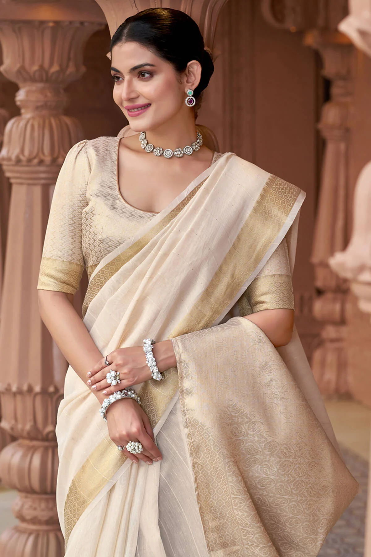 Sumptuous Off White Cotton Silk Saree With Stunning Blouse Piece - Image 4