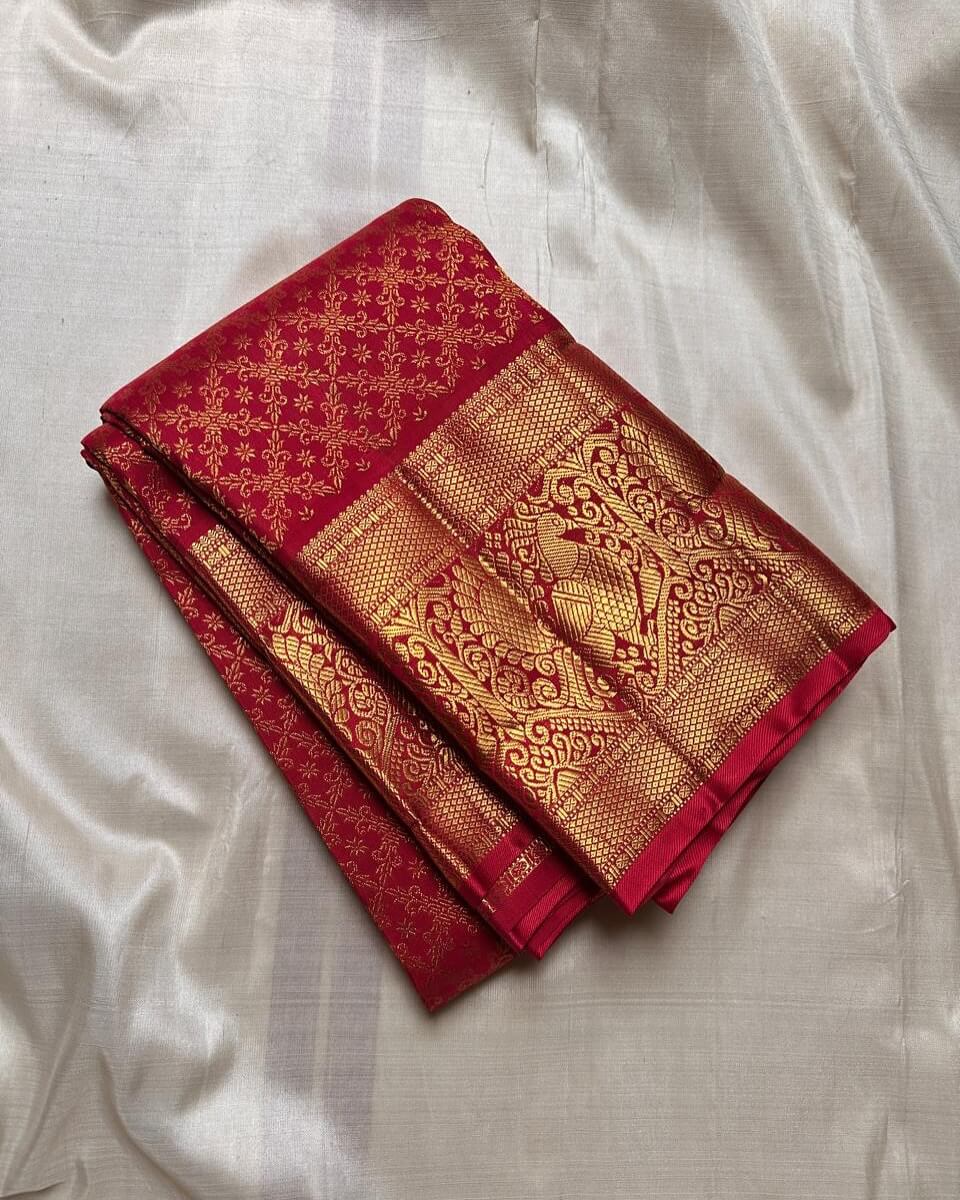 Sumptuous Red Soft Banarasi Silk Saree With Imaginative Blouse Piece - Image 3