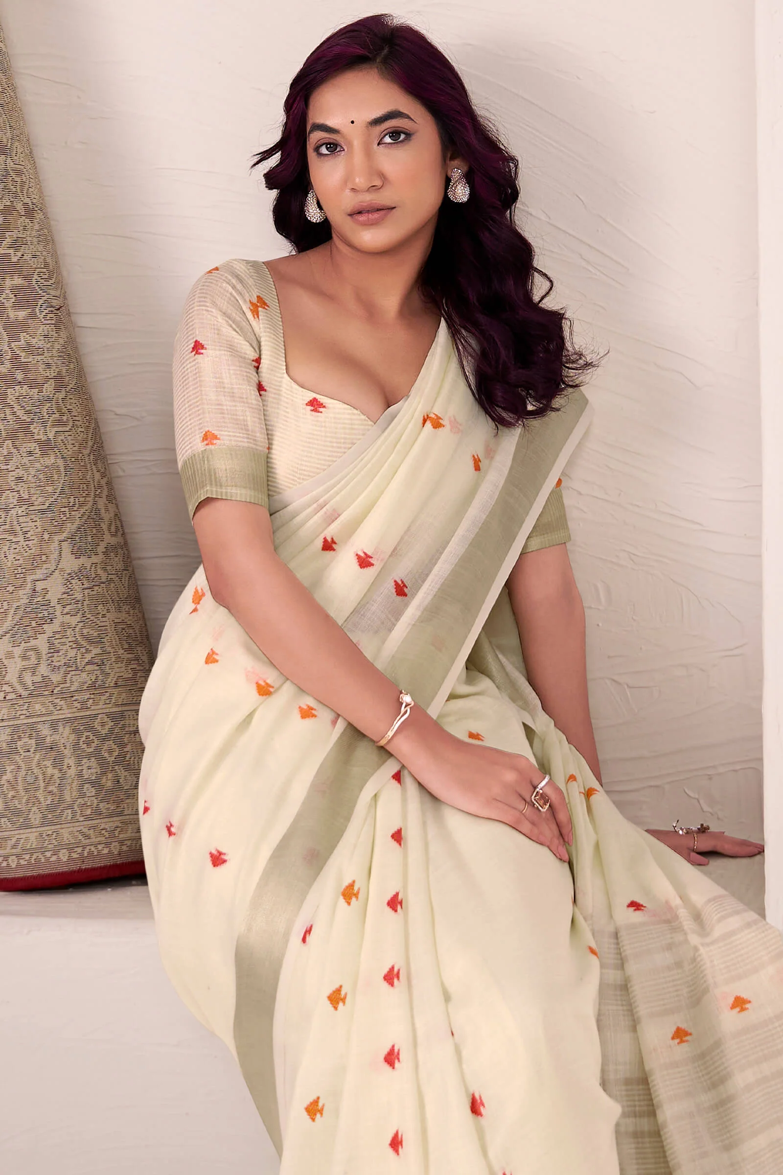 Super Extravagant Beige Cotton Silk Saree With Amazing Blouse Piece - Image 5