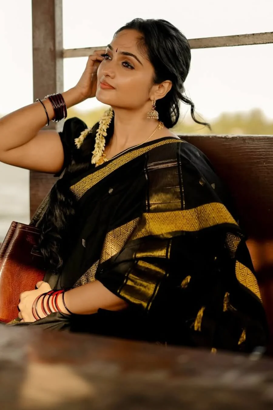 Surpassing Black Cotton Silk Saree With Classy Blouse Piece - Image 7