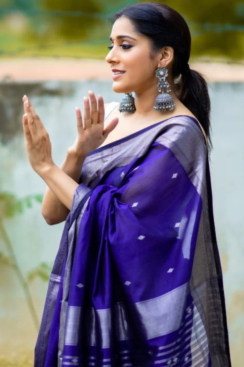Surpassing Royal Blue Soft Silk Saree With Fancifull Blouse Piece - Image 4
