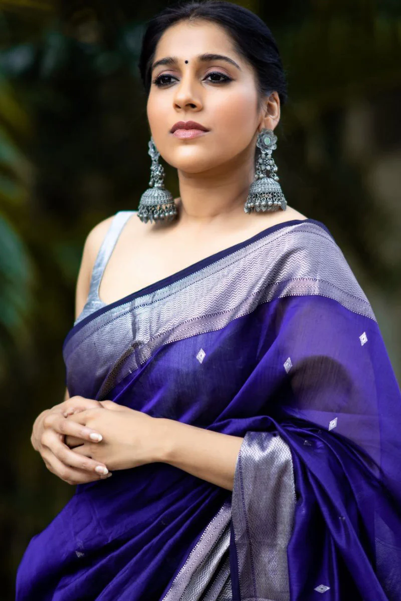 Surpassing Royal Blue Soft Silk Saree With Fancifull Blouse Piece - Image 6