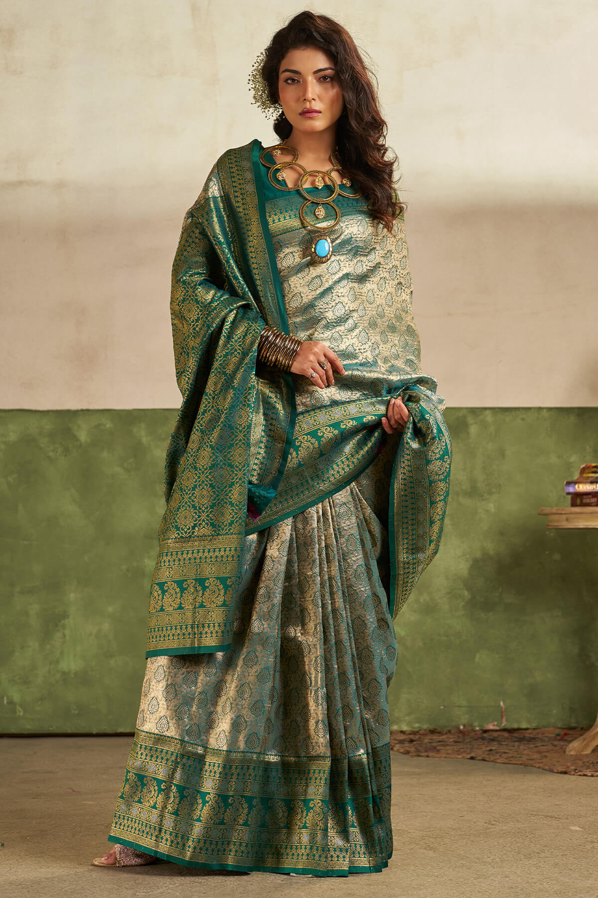 Surreptitious Green Kanjivaram Silk Saree With Super classy Blouse Piece - Image 3