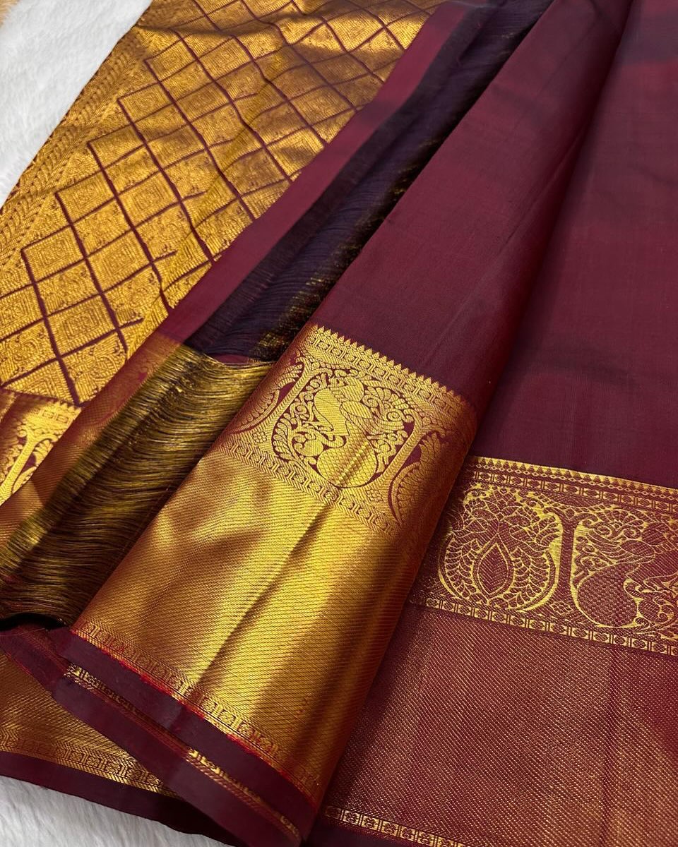 Tantalizing Maroon Soft Banarasi Silk Saree With Staring Blouse Piece - Image 4
