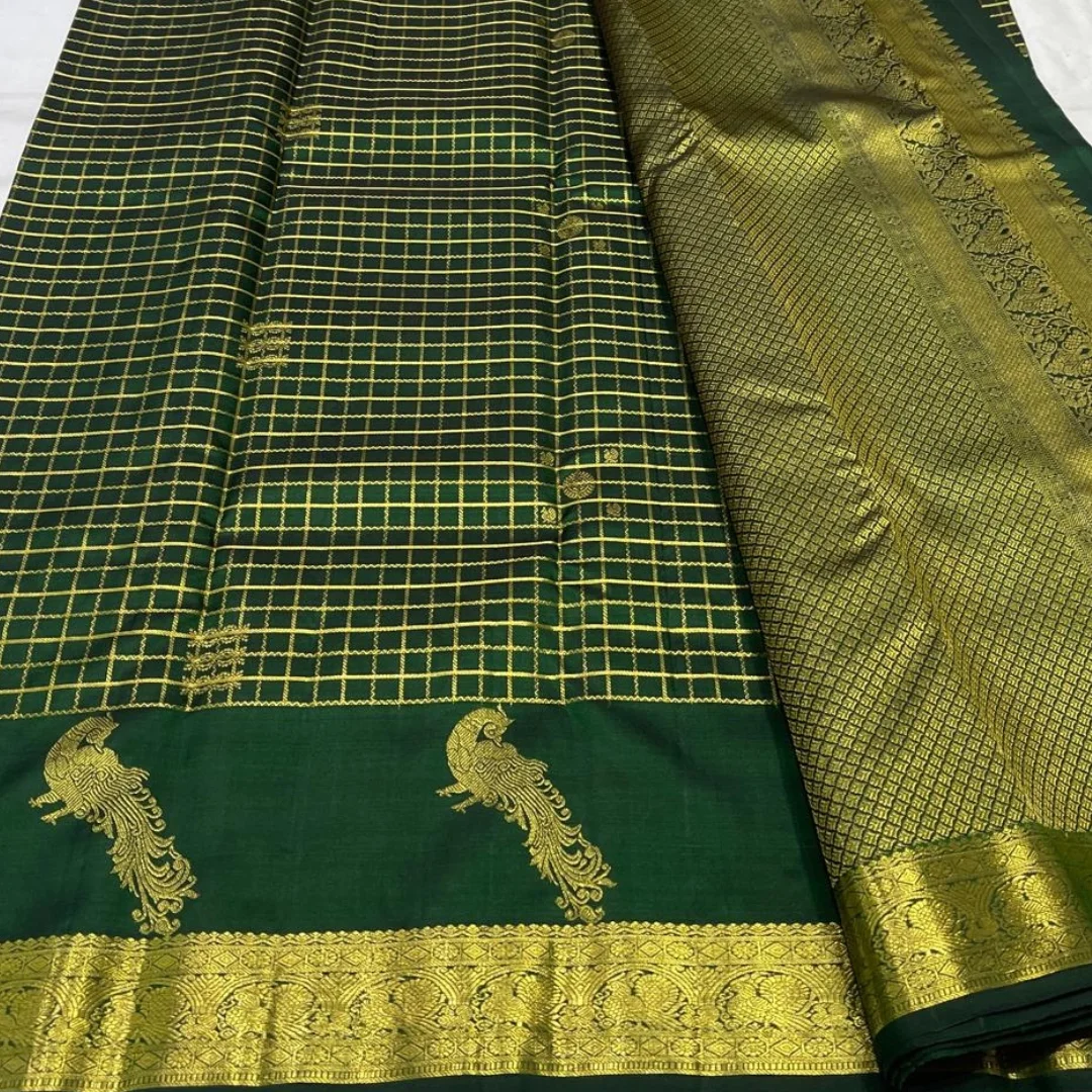 Traditional Dark Green Pure Zari Weaving Banarasi Silk Saree With Demure Blouse Piece - Image 3