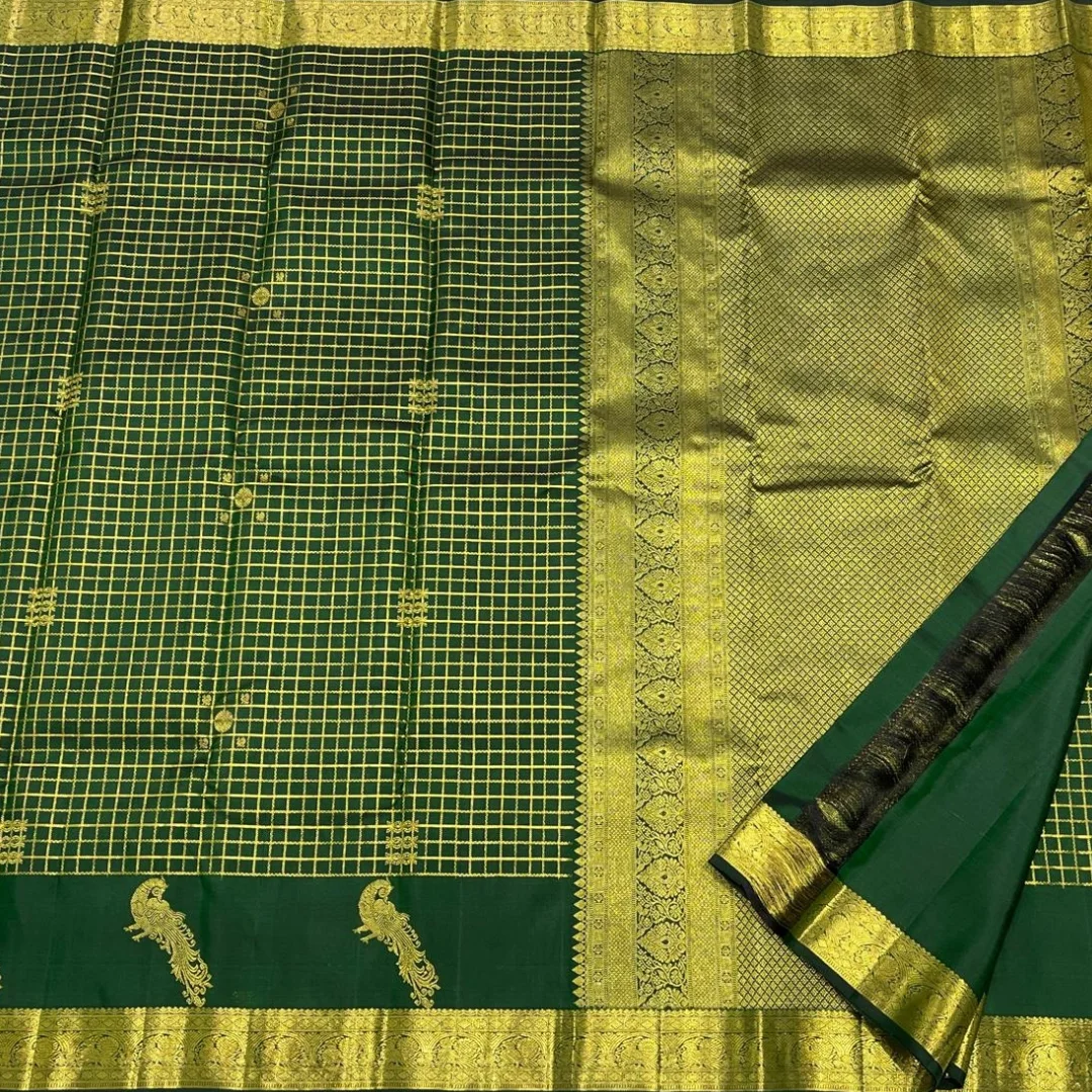 Traditional Dark Green Pure Zari Weaving Banarasi Silk Saree With Demure Blouse Piece - Image 4