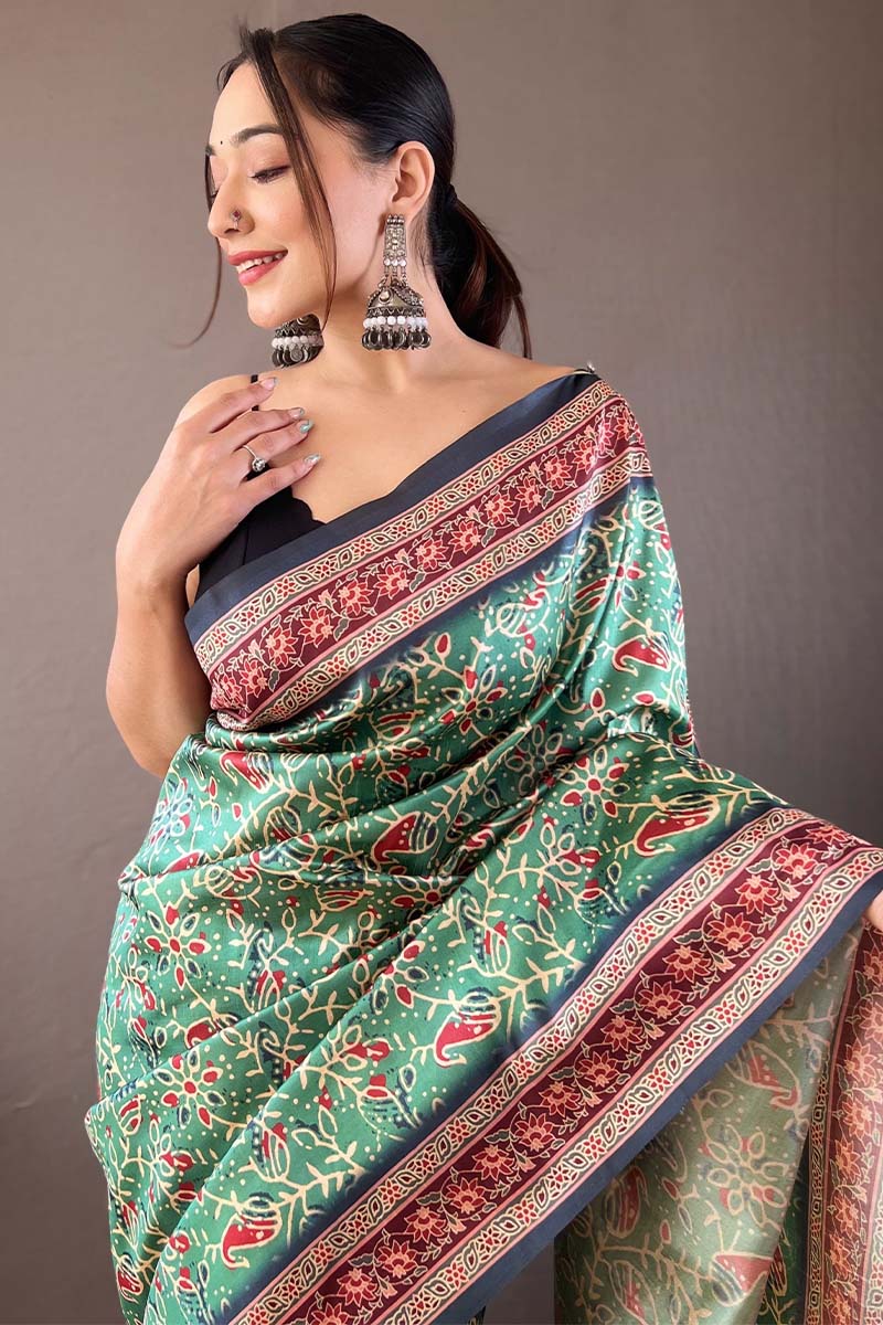 Traditional Green Digital Printed Soft Silk Saree With Divine Blouse Piece - Image 2