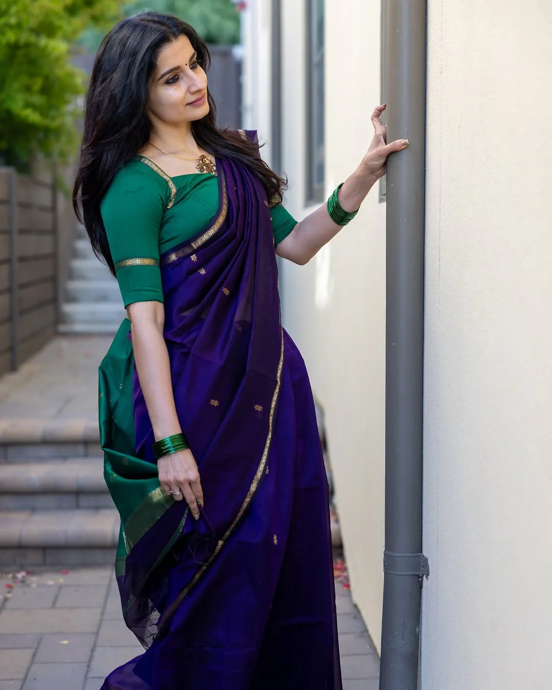 Traditional Purple Cotton Silk Saree With Verdant Blouse Piece - Image 4