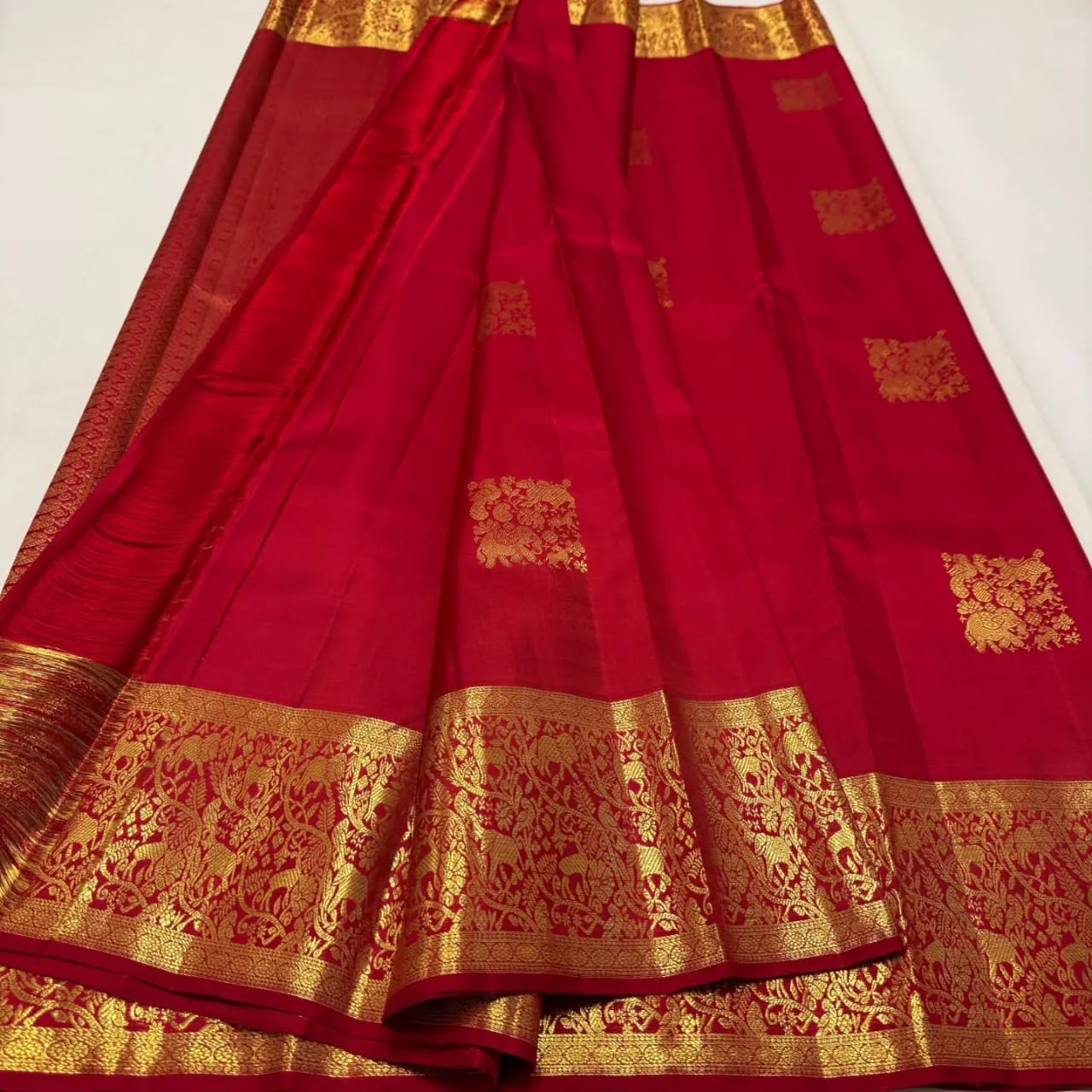 Traditional Red Soft Banarasi Silk Saree With Prominent Blouse Piece - Image 3