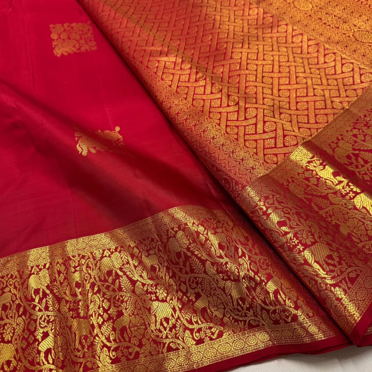 Traditional Red Soft Banarasi Silk Saree With Prominent Blouse Piece - Image 5