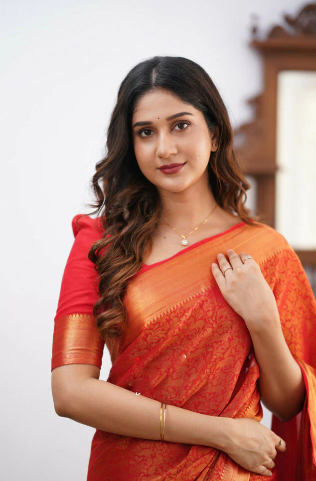 Traditional Red Soft Silk Saree With Fancifull Blouse Piece - Image 4