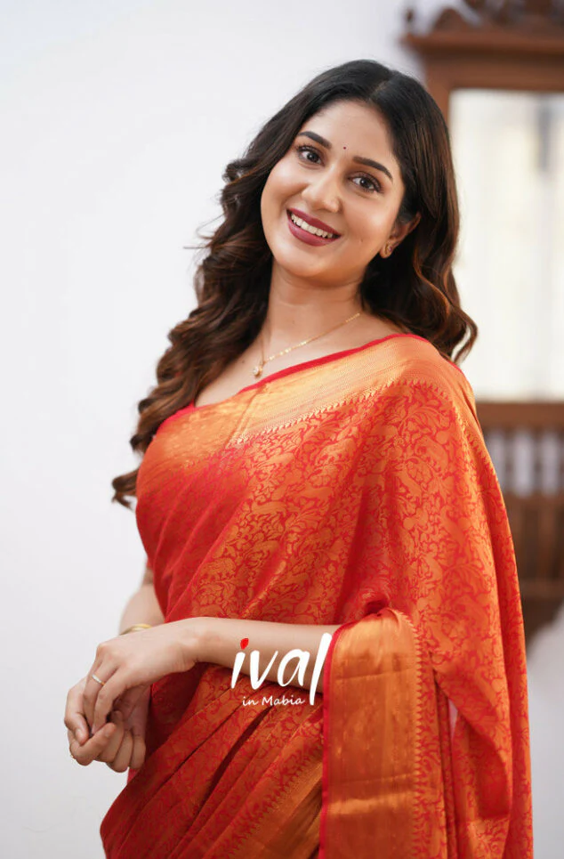 Traditional Red Soft Silk Saree With Fancifull Blouse Piece - Image 5