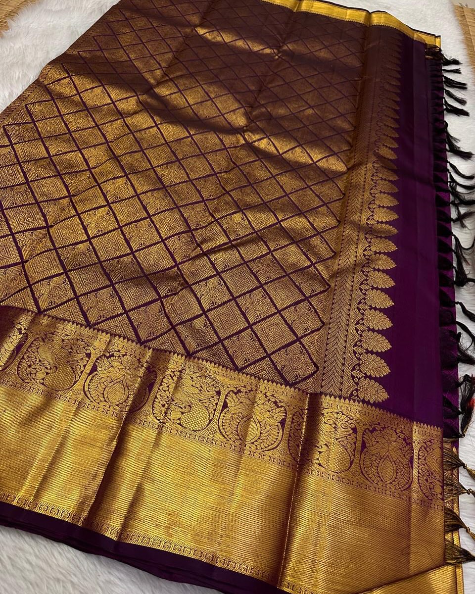 Transcendent Purple Soft Banarasi Silk Saree With Beguiling Blouse Piece - Image 4