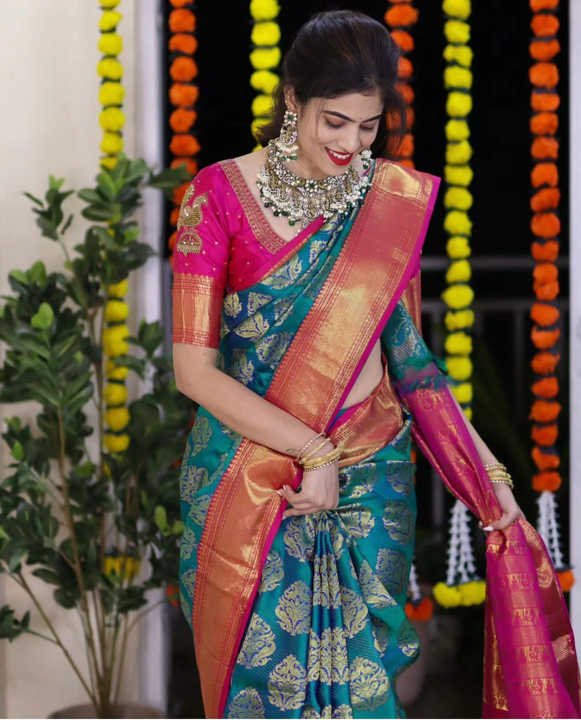 Transcendent Rama Soft Silk Saree With Radiant Blouse Piece - Image 3