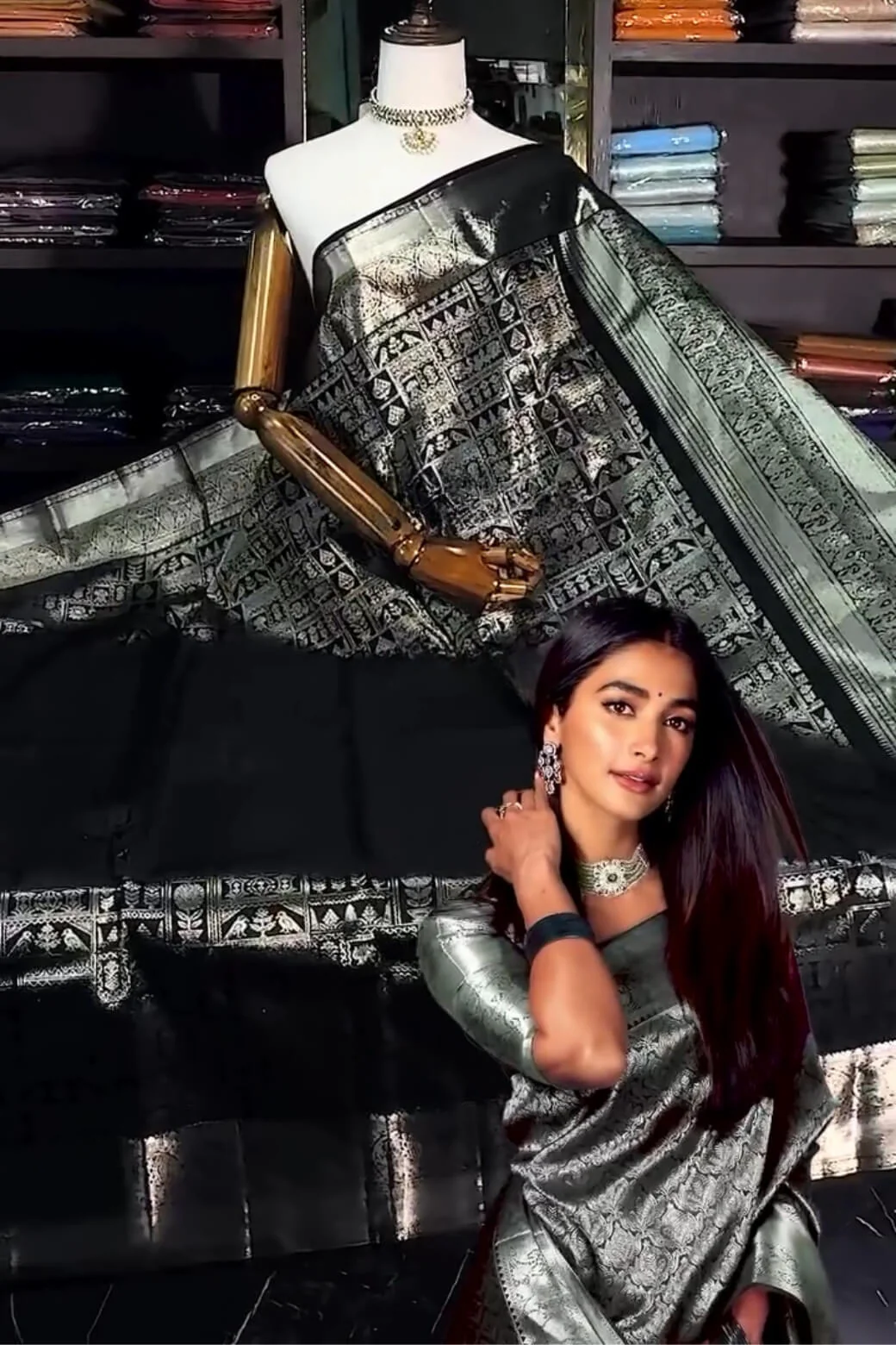 Tremendous Black Soft Banarasi Silk Saree With Elaborate Blouse Piece - Image 3